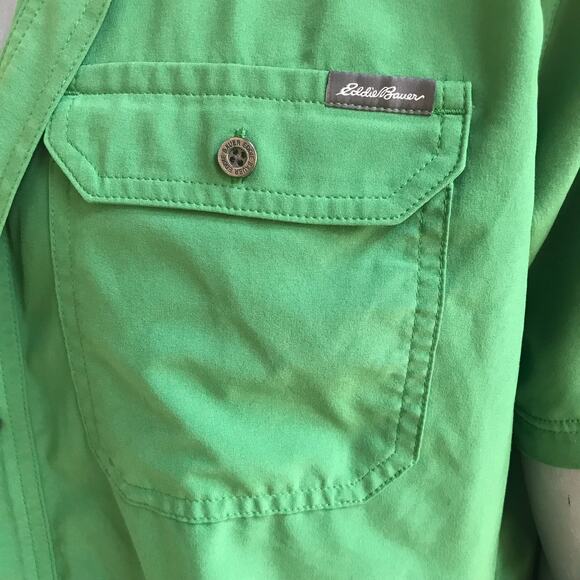 Eddie Bauer Green Button Down Short Sleeve Shirt Men's Size Large - Picture 4 of 7